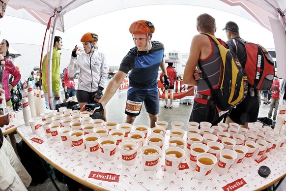 17'000 Liter Getränke werden ausgeschenkt, so wie hier am Gigathlon 2013.