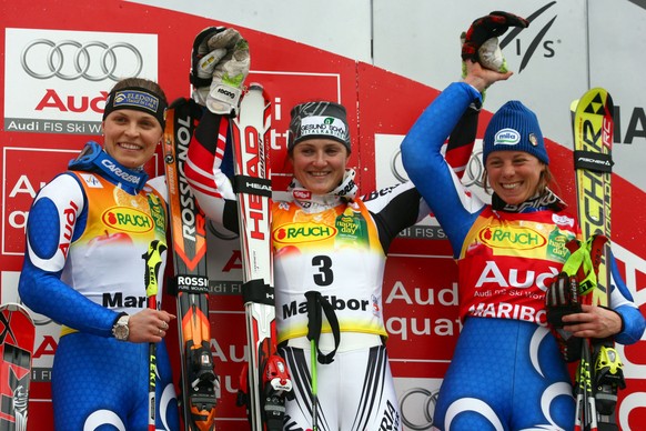 Manuela Mölgg fährt 2008 in Maribor auf den zweiten Platz, hinter Elisabeth Görgl, aber vor Teamkollegin Denise Karbon.&nbsp;