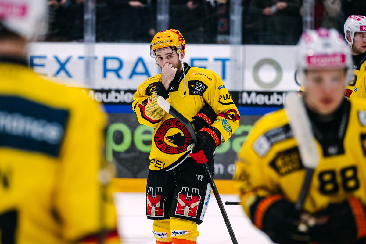 La deception de PostFinance Top Scorer Emil Bemstroem (SCB), lors du match du championnat suisse de hockey sur glace de National League entre le HC Fribourg Gotteron, HCFG, et le SC Bern, SCB, ce same ...