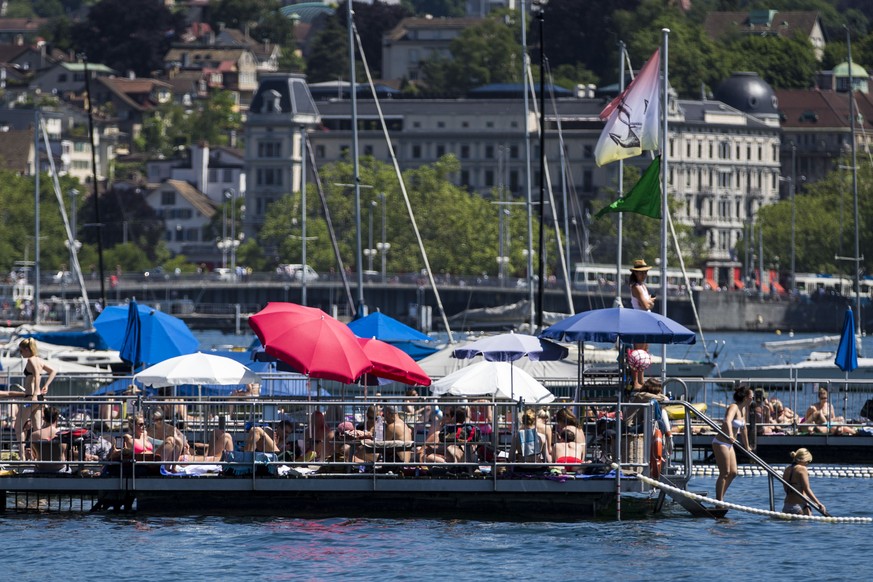 Ebenfalls rappel voll, das Seebad Enge in Zürich.