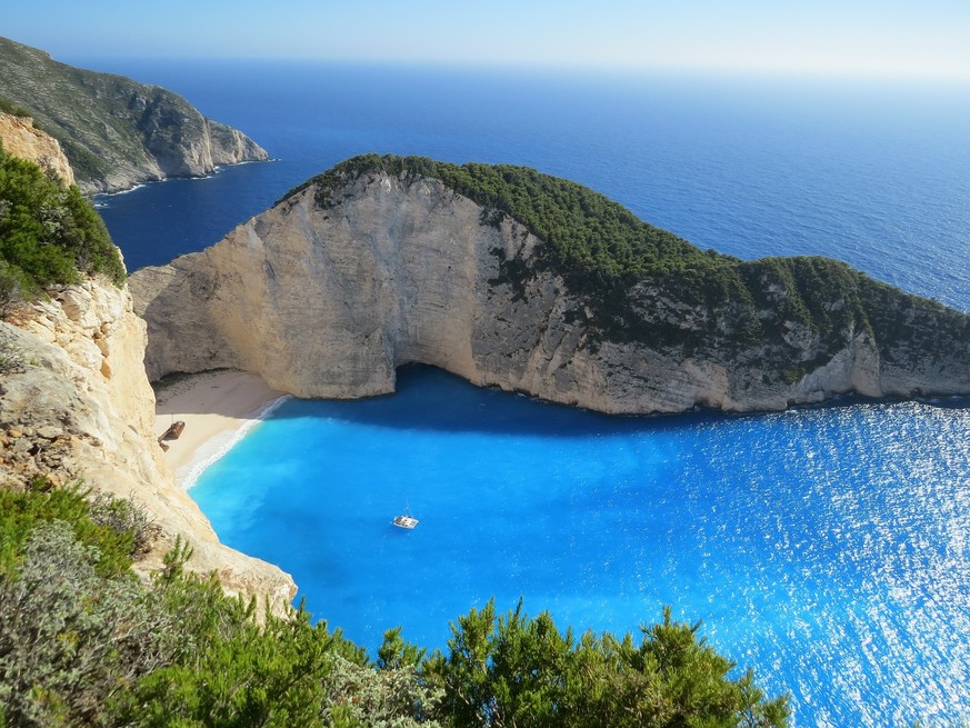 Strahlend blaues Meer und Sonnenschein: Mit diesen Bildern wirbt Griechenland.