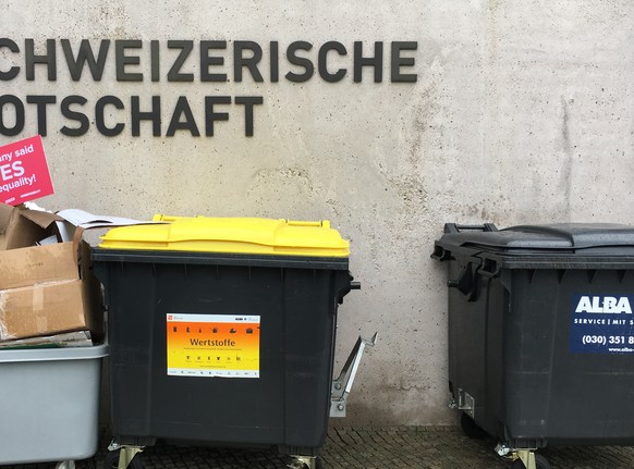 Die Schweizerische Botschaft in Berlin am Tag des Ja zur Ehe für alle durch den deutschen Bundestag