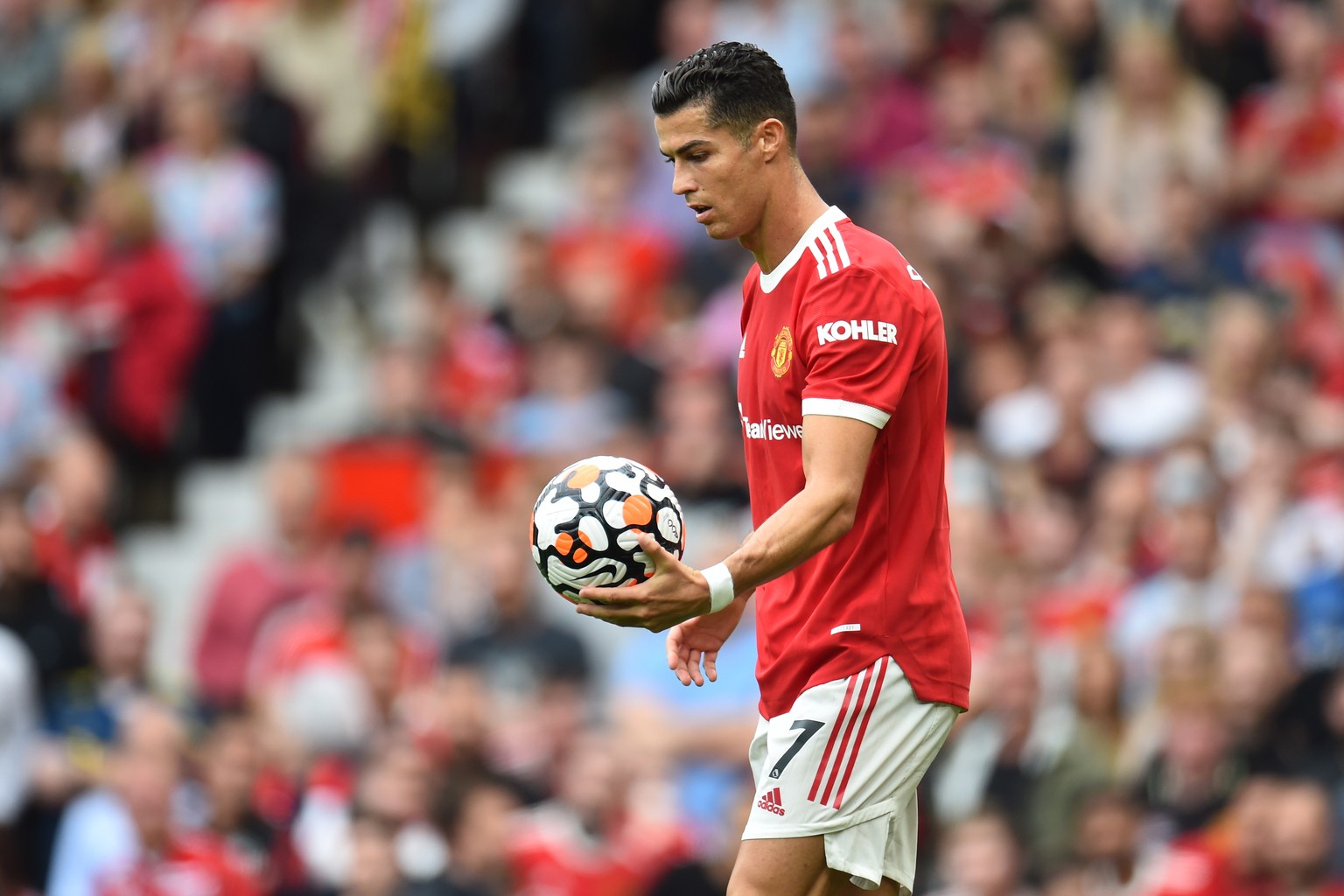 epa09487537 Cristiano Ronaldo of Manchester United reacts during the English Premier League soccer match between Manchester United and Aston Villa in Manchester, Britain, 25 September 2021. EPA/Peter  ...