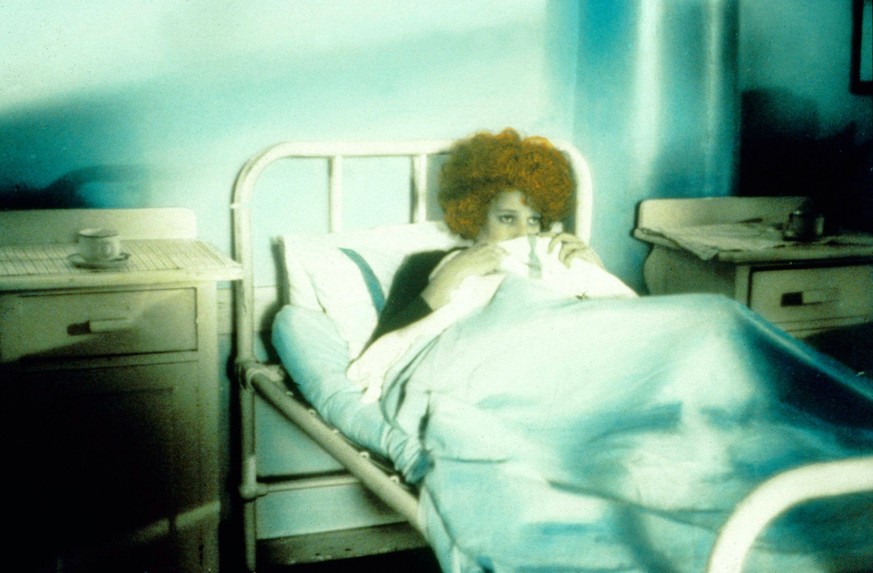 AN ANGEL AT MY TABLE AN ANGEL AT MY TABLE KERRY FOX Date: 1990. Strictly editorial use only in conjunction with the promotion of the film. Credit line mandatory. This image is copyright of the film co ...