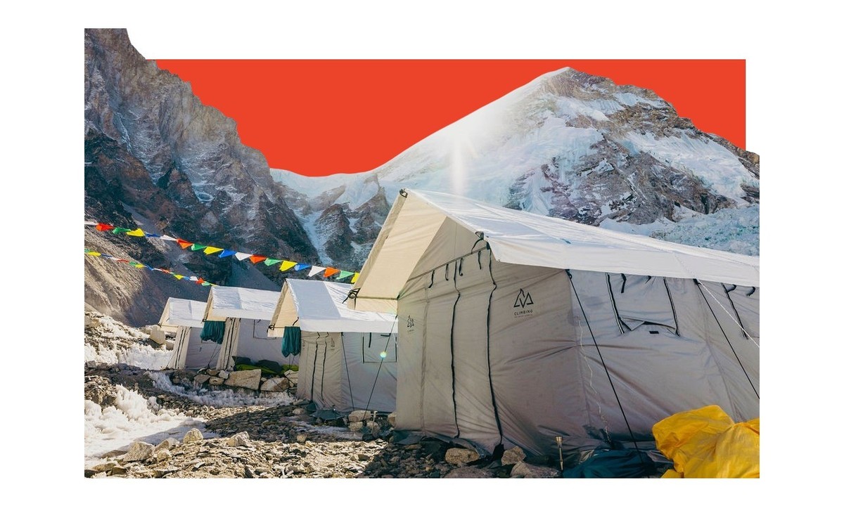 La saison de l'ascension du Mont Everest est ouverte depuis le début du printemps, et avec elle, celle des campements somptueux dignes d'hôtels cinq étoiles.