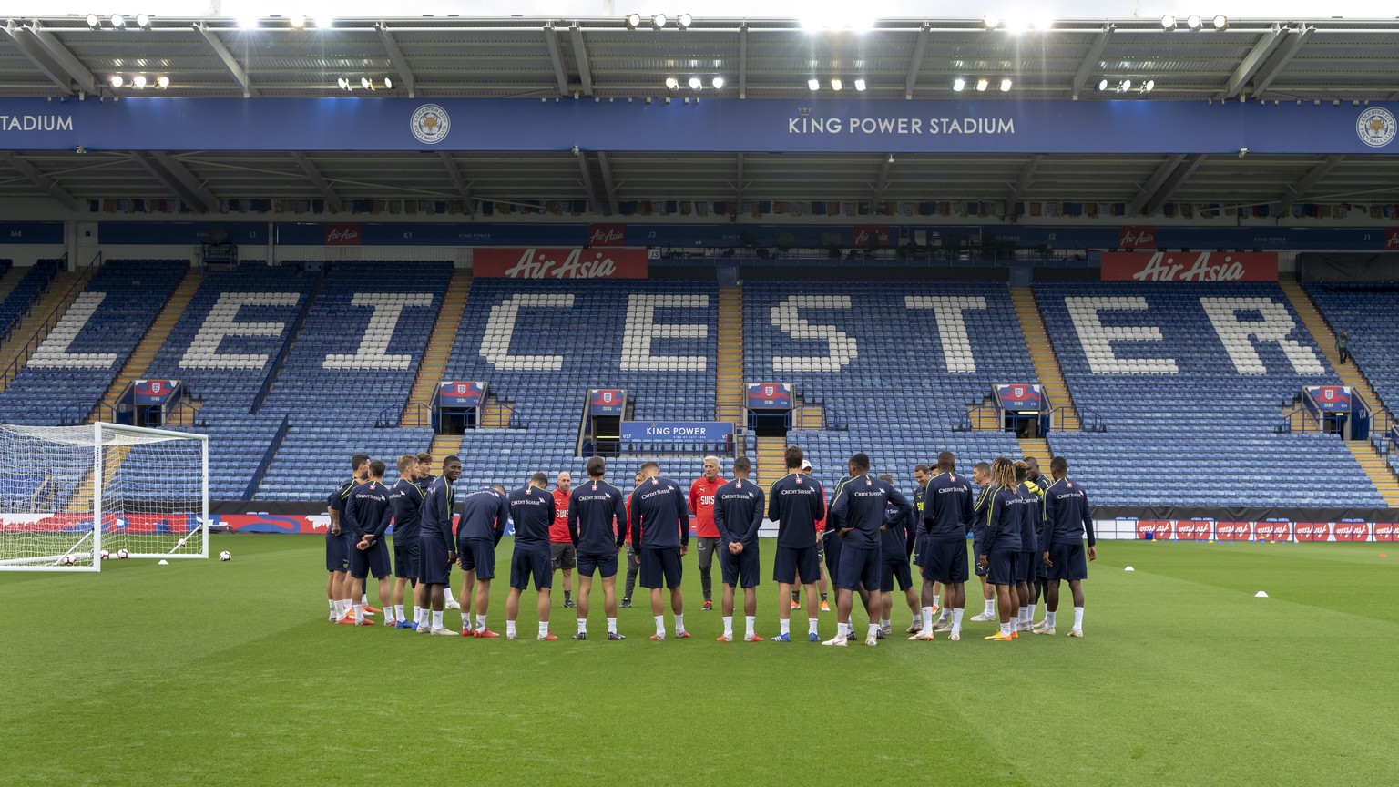 epa07010961 Switzerland&#039;s team during a training session in Leicester, Britain, 10 September 2018. Switzerland faces England in a friendly soccer match on 11 September. EPA/GEORGIOS KEFALAS