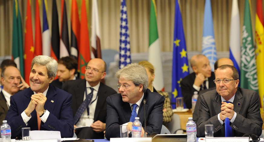 Sie leisteten die Vorarbeit: (Von links) US-Aussenminister John Kerry, Italiens Aussenminister&nbsp;Paolo Gentiloni und der deutsche Diplomat&nbsp;Martin Kobler bei der Lybien-Konferenz im Rom am 13.  ...