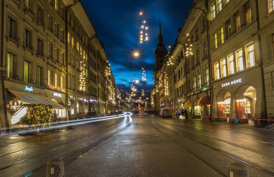 «Warmweiss» statt kalt blau: Berns Innenstadt, im Dezember 2018.