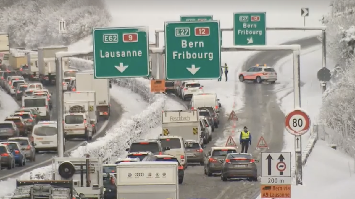 L'autoroute A12 fermée dans les deux sens entre Vevey et Châtel-St-Denis mercredi soir.