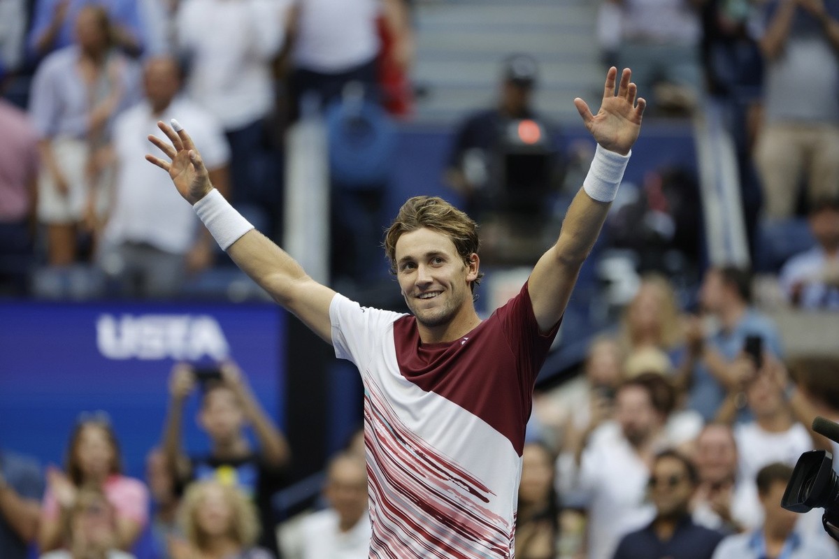 epa10174606 Casper Ruud of Norway reacts after defeating Karen Khachanov of Russia during their semifinals match at the US Open Tennis Championships at the USTA National Tennis Center in Flushing Mead ...