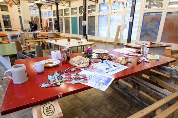 Blick ins Innere eines ehemaligen Betagtenheims, welches von Hausbesetzern besetzt worden war, an einem Pressebesuch in Zollikofen, am Donnerstag, 10. Oktober 2019. Heute Morgen hat die polizeiliche R ...