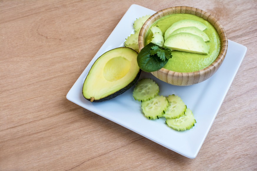 kalte avocado supper essen food kochen vegetarisch sommer