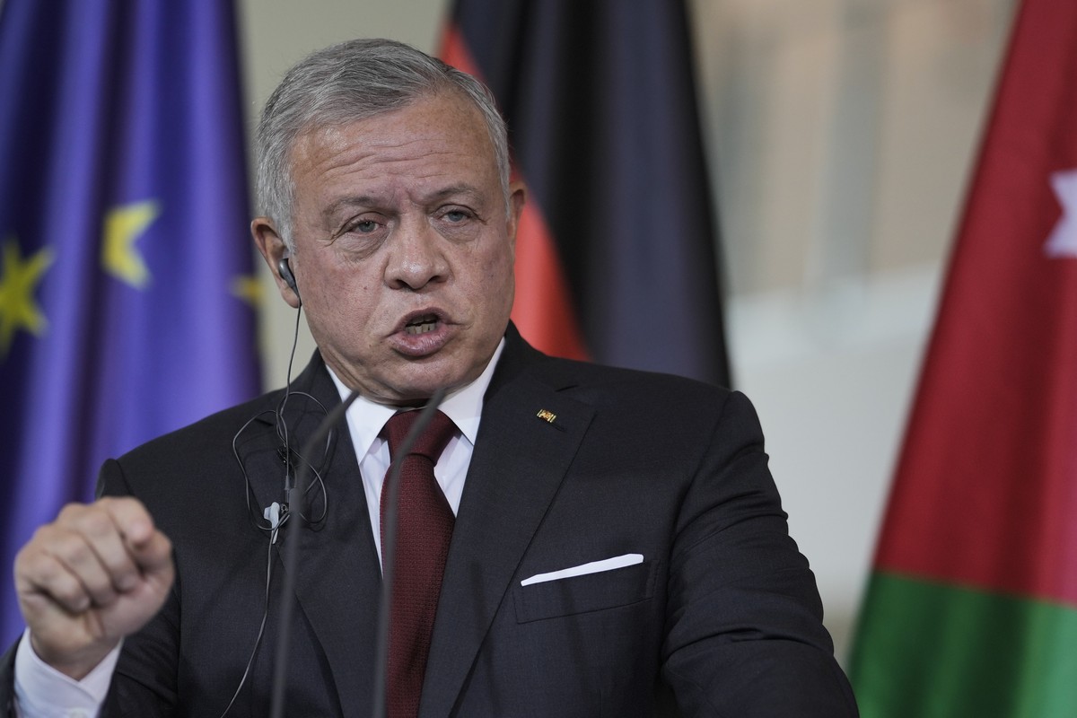 Jordan's King Abdullah II attends a joint news conference with German Chancellor Olaf Scholz after a meeting at the chancellery in Berlin, Germany, Tuesday, Oct. 17, 2023. (AP Photo/Markus Schrei ...