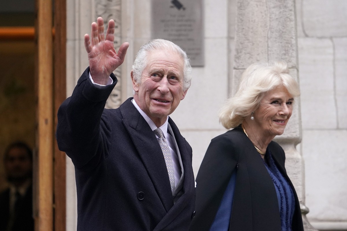 Britain's King Charles III and Queen Camilla leave The London Clinic in central London, Monday, Jan. 29, 2024. King Charles III was in hospital to receive treatment for an enlarged prostate. (AP  ...
