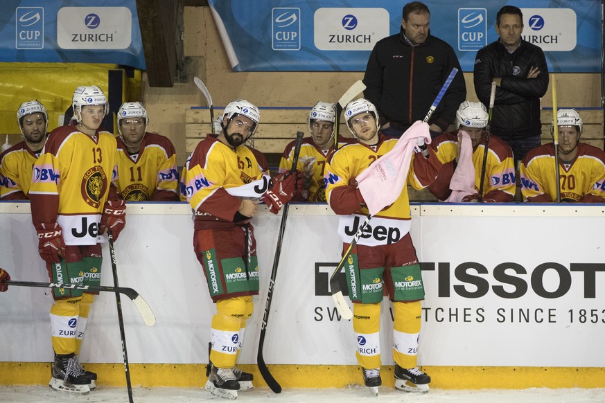 Die Tigers Spieler sind enttaeuscht, waehrend dem Swiss Ice Hockey Cup Viertelfinal zwischen dem HC Ajoie, Swiss League, und den SCL Tigers, National League, am Dienstag, 21. November 2017, in der Eis ...