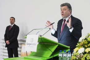 Petro Poroschenko gab am Montagabend einen Vortrag an der Universität Zürich. Am Mittwoch kehrt er unplanmässig in die Ukraine zurück.