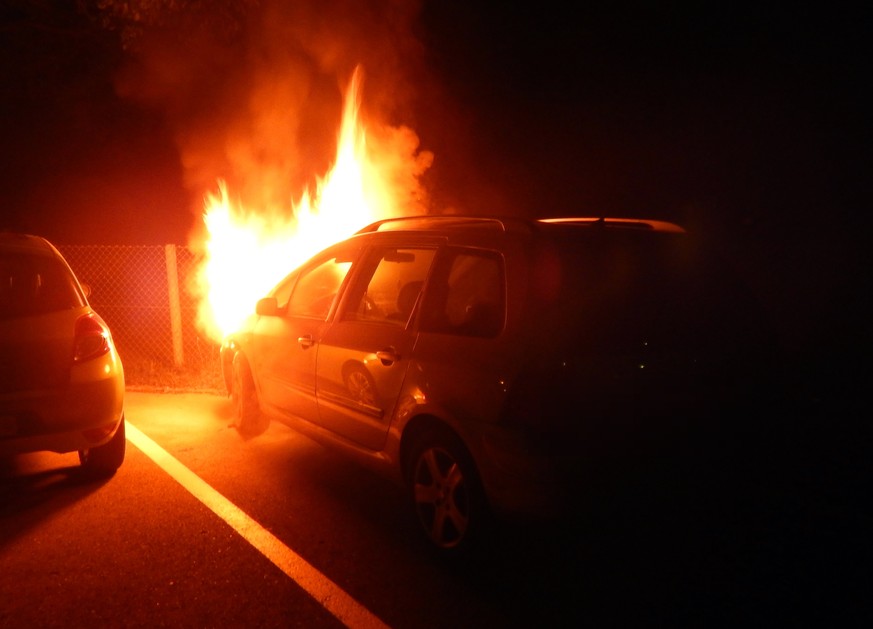 Ein missglückter Startversuch führte am Dienstagabend in Amriswil zu einem Fahrzeugbrand. Verletzt wurde niemand. Gemäss den bisherigen Erkenntnissen der Kantonspolizei Thurgau wollte