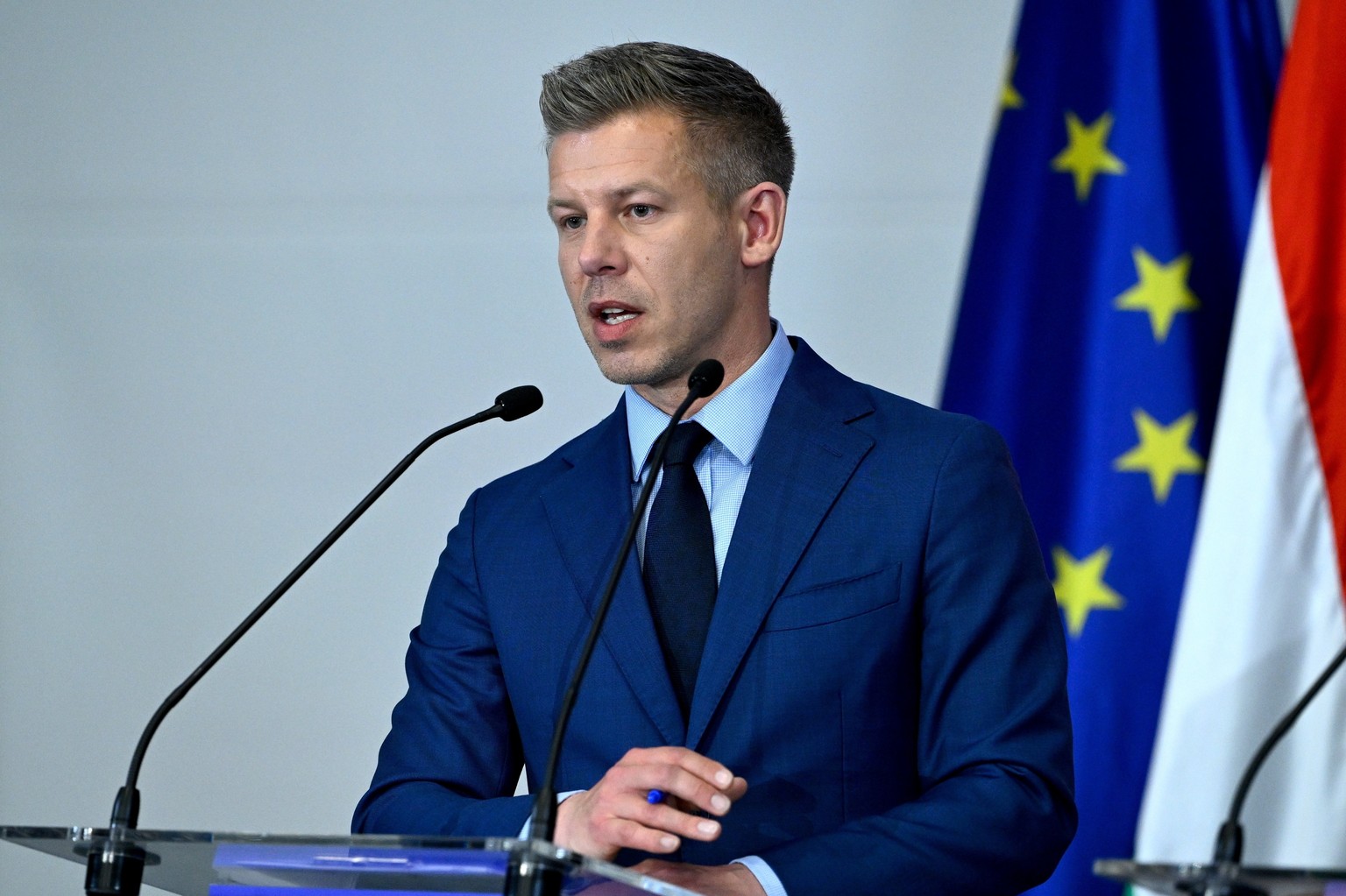 epaselect epa12902882 Peter Magyar, head of the Tisza Party and Hungary's Prime Minister-elect, holds a press conference following the first meeting of the party's future parliamentary facti ...