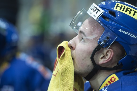 Biels Ramon Untersander waehrend dem Eishockeyspiel der National League A zwischen dem EHC Biel und den Rapperswil-Jona Lakers, am Samstag, 13. Dezember 2014, in der Eishalle Biel. (KEYSTONE/Marcel Bi ...