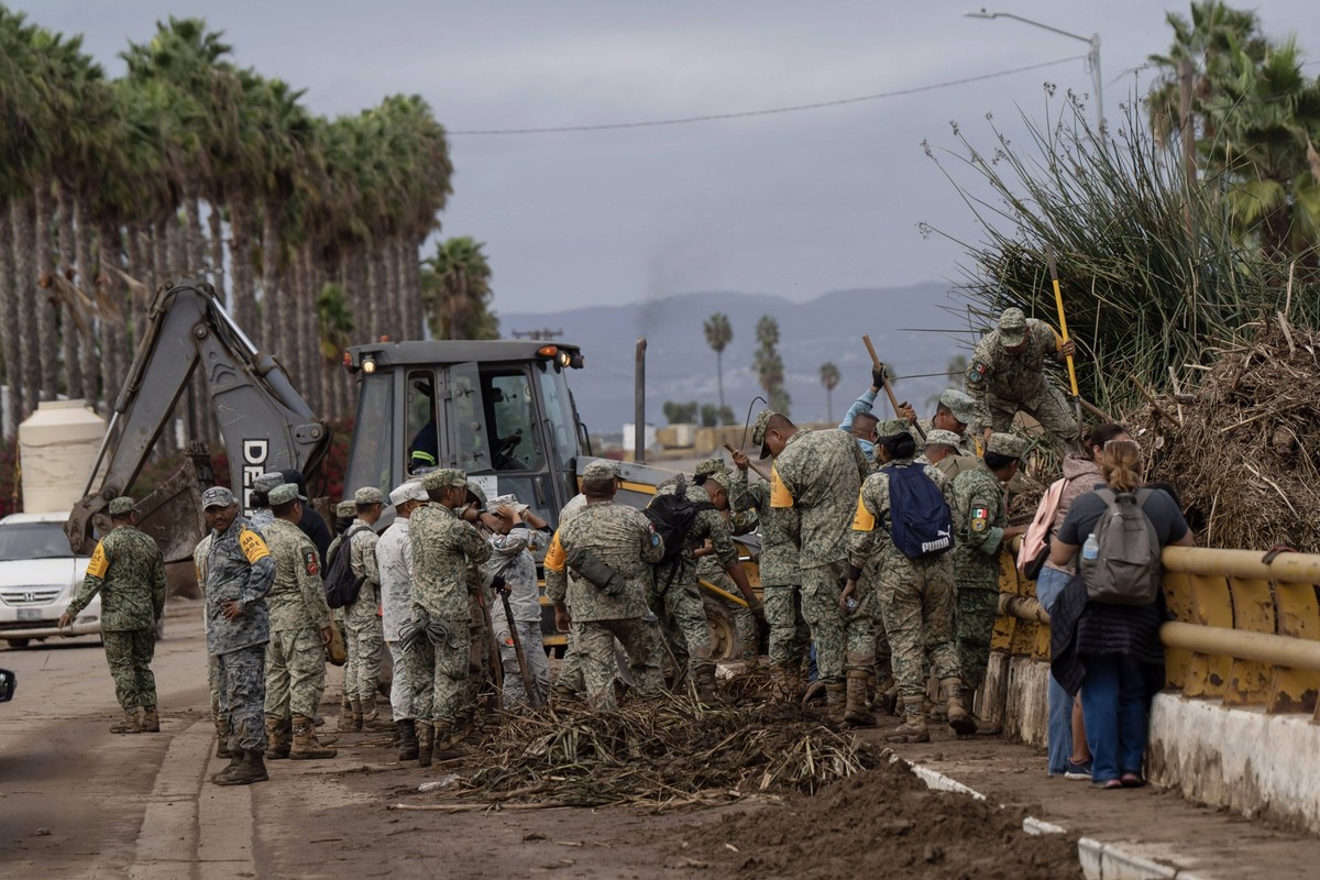 Tropical Storm Rachel leaves deadly flooding in Ensenada, Mexico ENSENADA, MEXICO - OCTOBER 13: Search and rescue operations continue in Ensenada, Baja California, Mexico, on October 13, 2026, after f ...