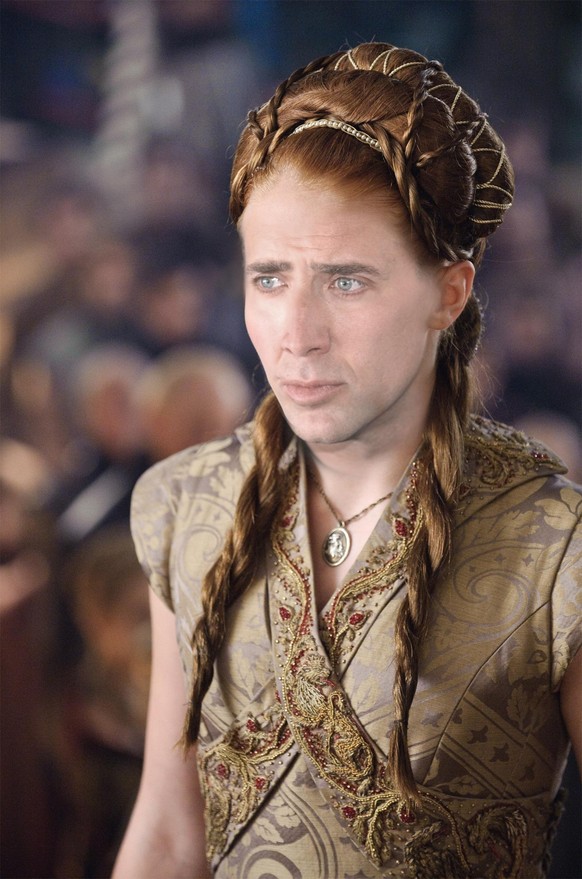 Cage als Sansa Stark.