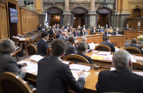 Blick in den Saal des Staenderats spricht an der Herbstsession der Eidgenoessischen Raete, am Dienstag, 19. September 2017 im Staenderat in Bern. (KEYSTONE/Anthony Anex)