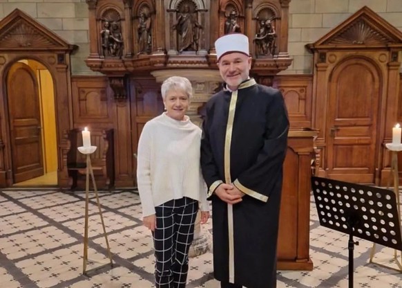Regierungsrätin Jacqueline Fehr mit Imam Bunjaku in der Kirche Enge.