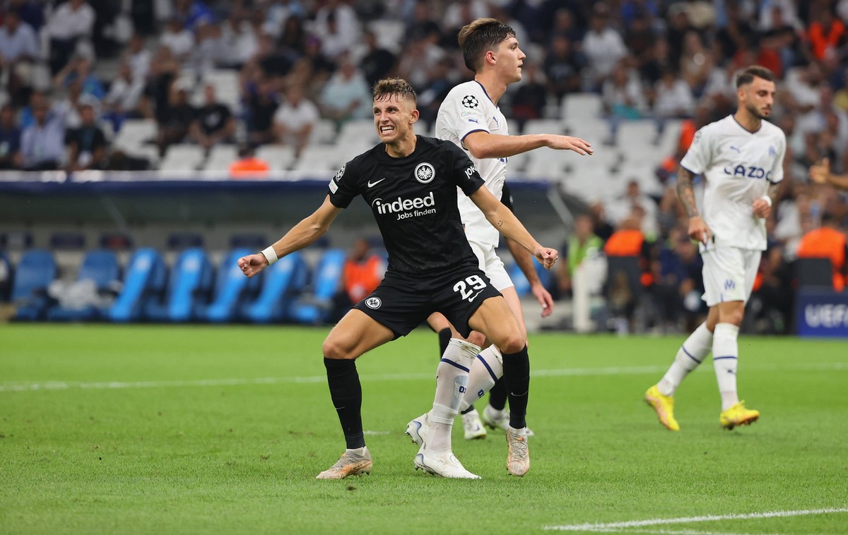 13.09.2022, Fussball UEFA Champions League, Gruppe D, Olympique de Marseille - Eintracht Frankfurt, emonline, emspor, v.l., Torjubel zum 0:1 durch Jesper Lindstr�m Eintracht Frankfurt, Goal celebratio ...