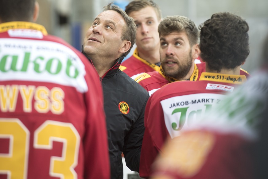 Tigers Head Coach Scott Beattie, links, und Chris DiDomenico, rechts, anlaesslich des Fototermins der SCL Tigers, am Dienstag, 9. August 2016 in der Ilfishalle in Langnau. (KEYSTONE/Marcel Bieri)