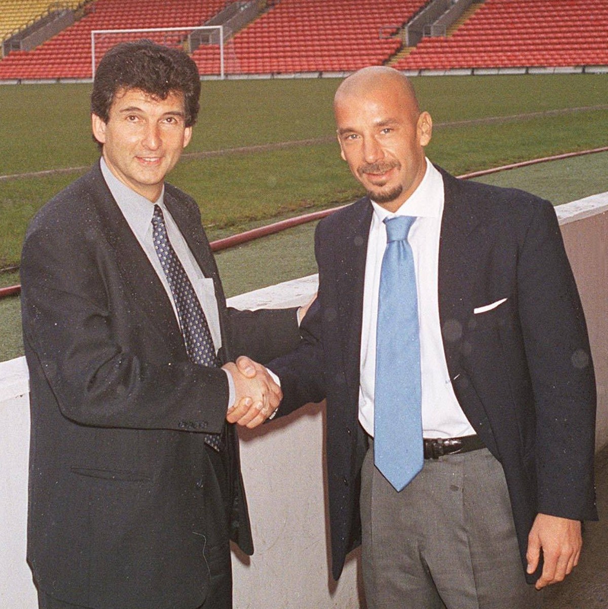 Left: HAIG OUNDJIAN Vice Chairman, Watford FC and Right: GIANLUCA VIALLI Former Italian International Footballer At a press conference, PK, Pressekonferenz today at Watford Football Club to announce V ...