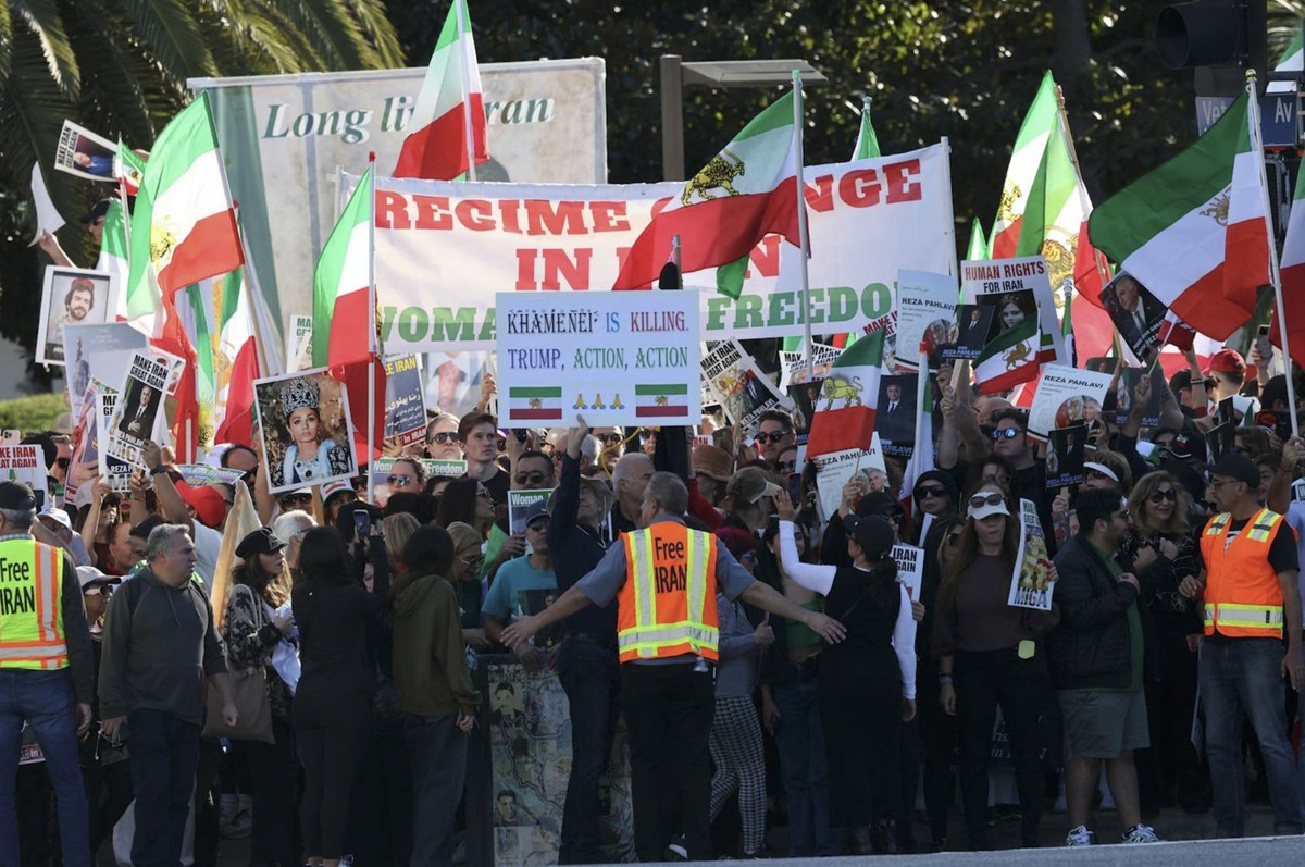 Une image du rassemblement «Free Iran» à Los Angeles, le 11 janvier 2026. Les manifestants réclament de Donald Trump qu’il passe résolument à l’action contre le régime de la République islamique, dont ...