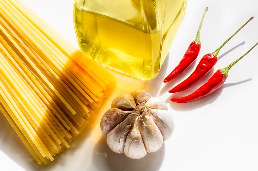 aglio olio peperoncini spaghetti pasta