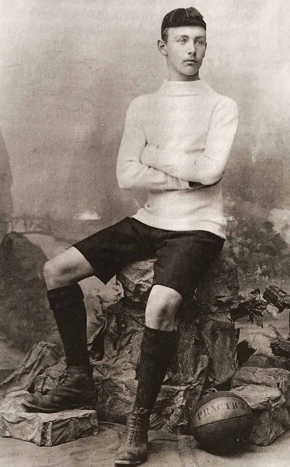 Hans Gamper auf einem Bild von 1896.
https://commons.wikimedia.org/wiki/File:Hans_Gamper_1896.jpg