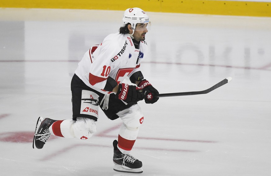 Andres Ambuehl of Switzerland in action during the friendly ice hockey match between Slovakia and Switzerland in Humenne, Slovakia, Thursday, April 11, 2024. (Ivan Frantisek/TASR via AP)