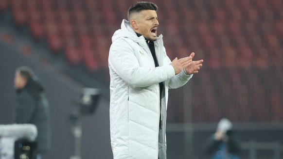 Trainer Dennis Hediger (FCZ) im Fussball Meisterschaftsspiel der Swiss Super League zwischen dem FC Zuerich und dem FC Winterthur, am Samstag, 13. Dezember 2025 im Stadion Letzigrund in Zuerich.(Keyst ...