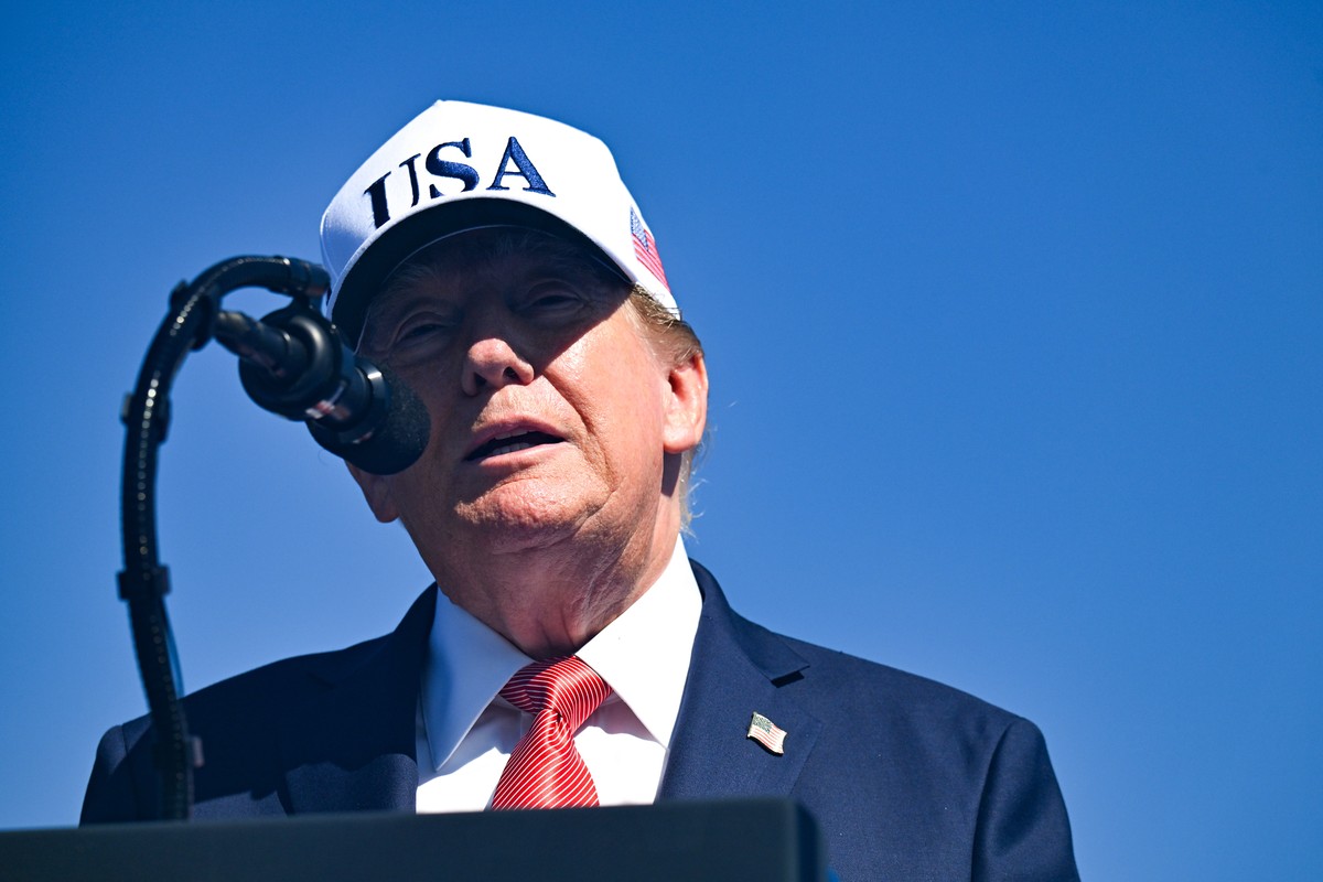 epa13222697 US President Donald J Trump makes remarks at a Steel Across America Event on the Ellipse in Washington, DC, USA, 08 September 2026. EPA/ANNABELLE GORDON / POOL