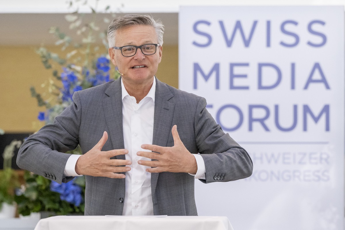 Der CEO der Migros, Mario Irminger bei seiner Rede anlaesslich des Swiss Media Forum vom Freitag, 8. Mai 2026 auf dem Motorschiff Diamant in Luzern. (KEYSTONE/Urs Flueeler)