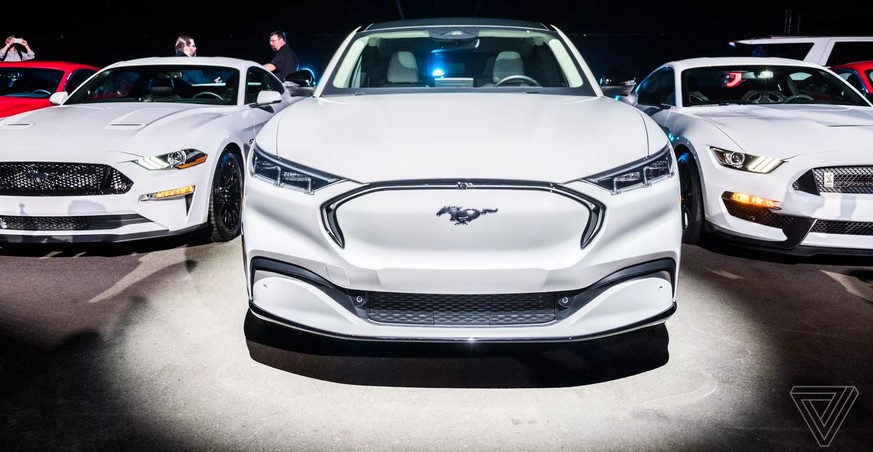 Ford enthüllt Elektro-Mustang – Tesla schlägt mit Cybertruck-Pickup zurück