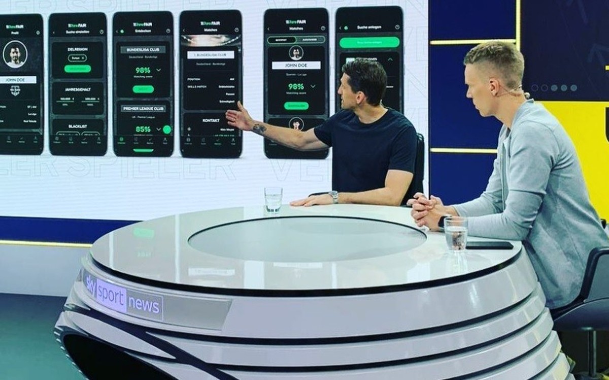 René Adler erklärt im Sky-Studio, wie seine Transfer-App «11Transfair» funktioniert.