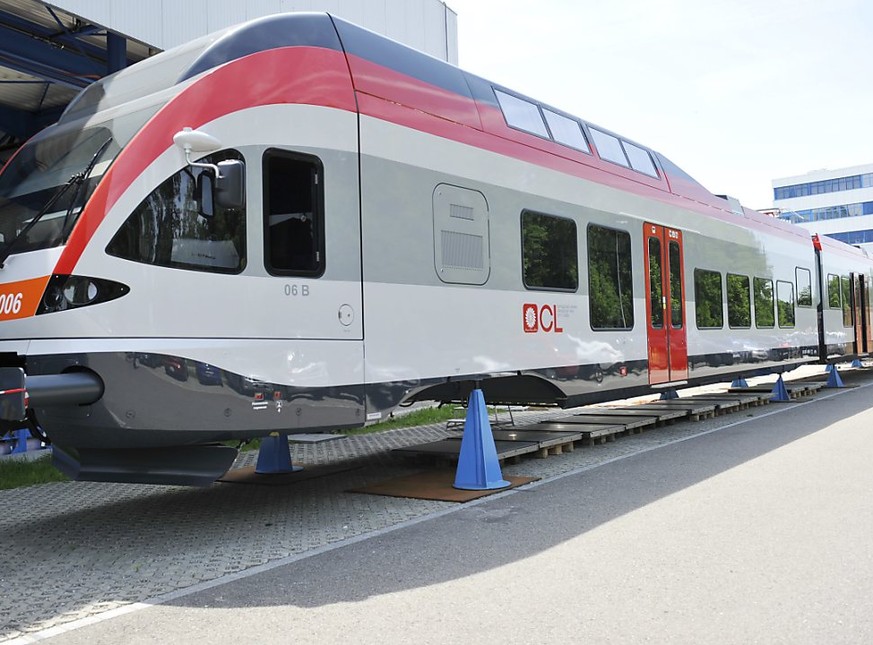 Stadler Rail hat einen Auftrag aus Deutschland im Wert von rund 100 Millionen Euro über die Lieferung von 16 &quot;Flirt&quot;-Zügen erhalten. (Archiv)