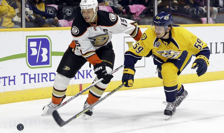 Josi im Duell mit Ducks-Superstar Ryan Getzlaf.