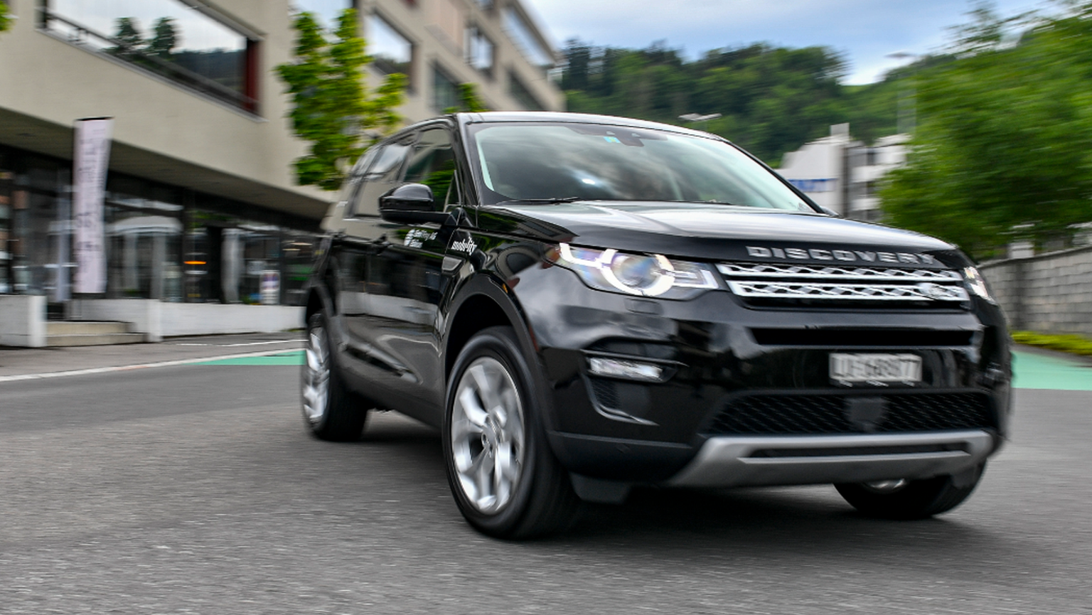 Mobility schickt Luxus-Offroader wie den Landrover Discovery zurück in die Garage.