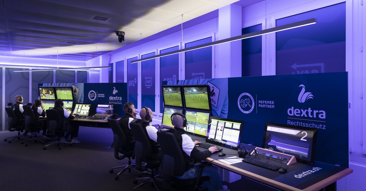 -M-ssen-in-Volketswil-einfach-eiskalt-sein-So-funktioniert-der-VAR-in-der-Super-League