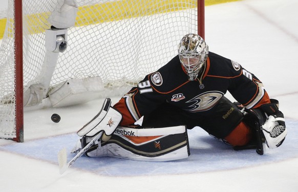 The puck hit by Dallas Stars&#039; Tyler Seguin enters the net past Anaheim Ducks goalie Frederik Andersen, of Denmark, during the third period in Game 1 of the first-round NHL hockey Stanley Cup play ...