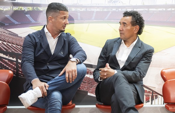 FCZ Sportchef Milos Malenovic, links, spricht mit und Cheftrainer Ricardo Moniz an der Saisonvorschau-Pressekonferenz vom FC Zuerich, aufgenommen am Dienstag, 16. Juli 2024 in Zuerich. (KEYSTONE/Ennio ...