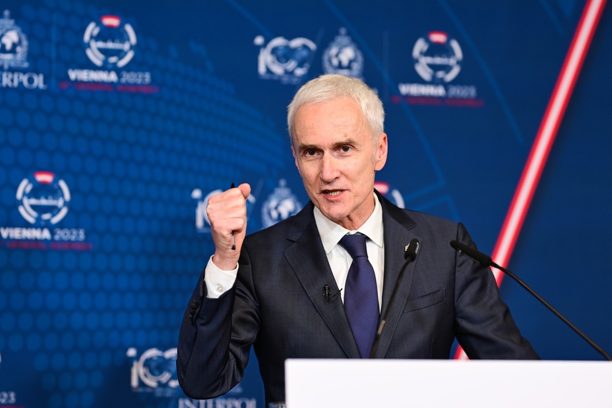 epa10997642 Juergen Stock, Secretary General of the International Criminal Police Organization INTERPOL, attends the opening press conference for the 91st Interpol General Assembly in Vienna, Austria, ...