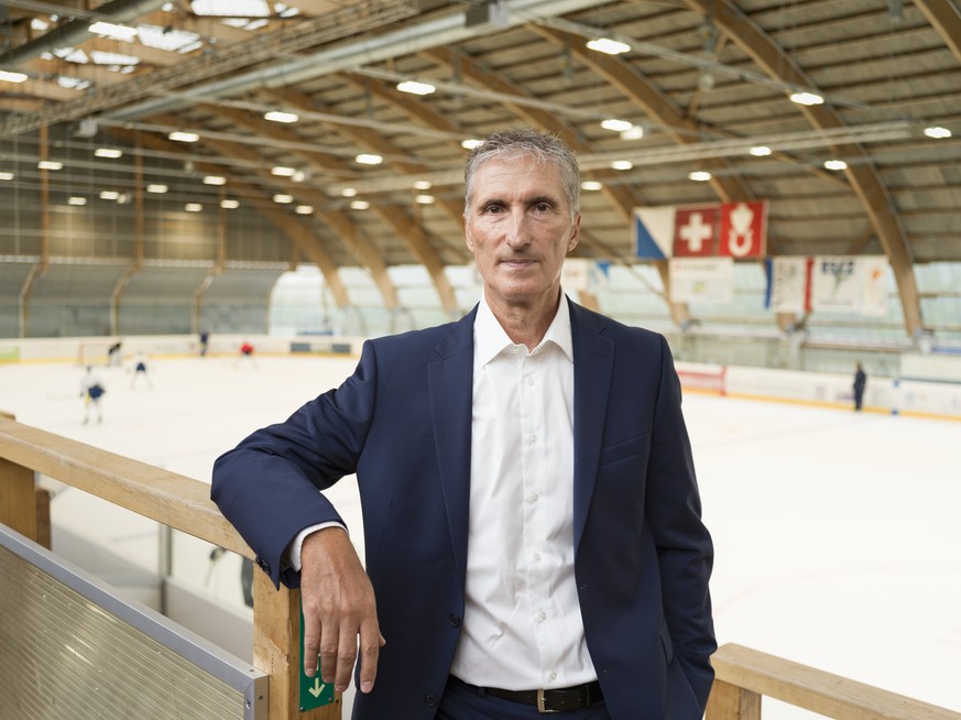 ARCHIV --- ZU KEYSTONE-SDA PREMIUM-TEXT UEBER ZSC CEO PETER ZAHNER --- Portrait of Peter Zahner, CEO of the ZSC Lions, taken at the ice hockey stadium Oerlikon in Oerikon, Switzerland, on August 14, 2 ...