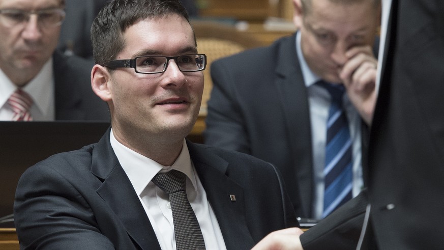 David Zuberbuehler (SVP/AR) waehrend der Beratungen zum neuen Militaergesetz am Mittwoch, 2. Dezember 2015, im Nationalratssaal in Bern. (KEYSTONE/Lukas Lehmann)