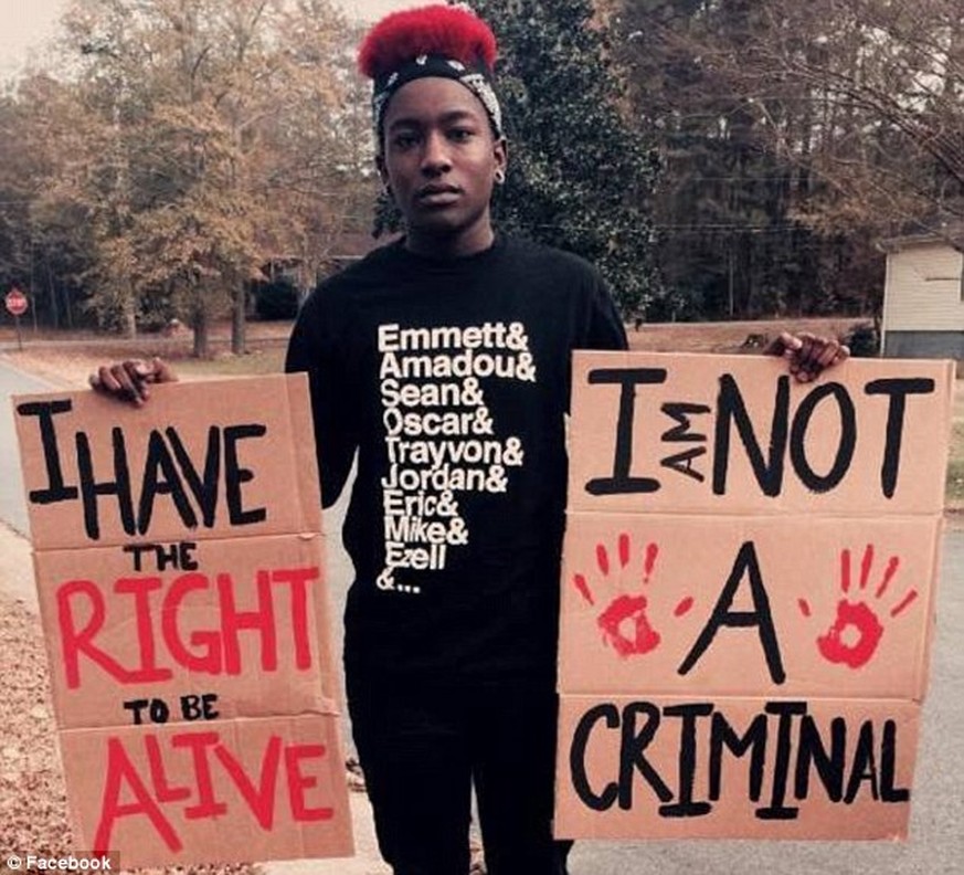 Blake Brockington kurz vor seinem Tod bei einer LGBT-Demo.