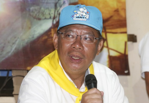 Chiang Rai province acting Gov. Narongsak Osatanakorn, who is leading the ongoing rescue operation of the soccer team and coach trapped in a flooded cave, talks to media during a press conference in M ...